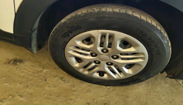 2023 KIA CARENS PRESTIGE 1.5 PETROL 7 STR, Petrol, Manual, 53,512 km, tyre