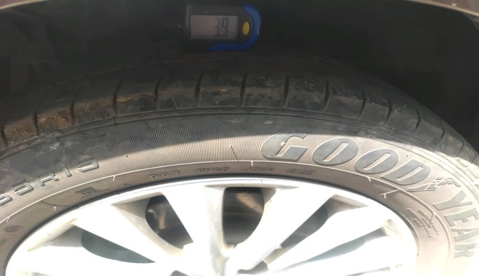 2014 Maruti Ciaz ZXI, Petrol, Manual, 85,222 km, tyre