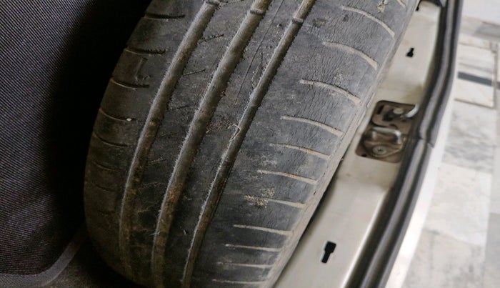 2018 Maruti Wagon R 1.0 VXI, CNG, Manual, 93,014 km, tyre