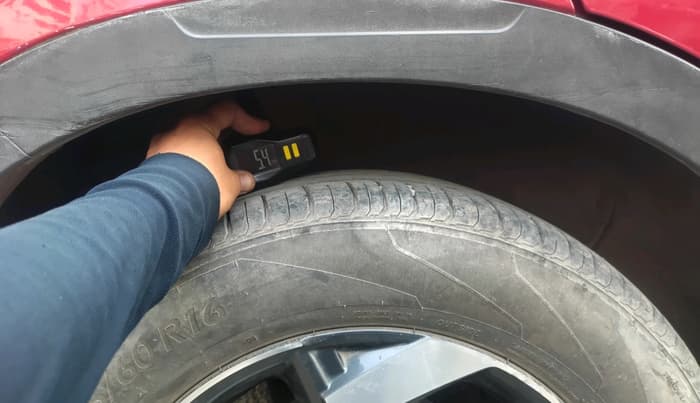 2019 Hyundai VENUE SX 1.0 TURBO, Petrol, Manual, 67,465 km, tyre