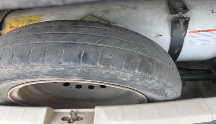 2018 Maruti Celerio VXI CNG, CNG, Manual, 1,68,177 km, tyre