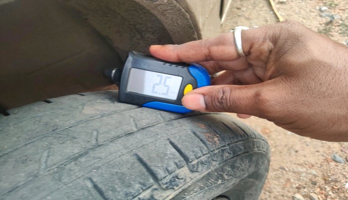 2011 Maruti Alto LXI, Petrol, Manual, 68,586 km, tyre