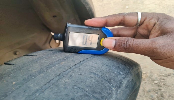 2011 Maruti Alto LXI, Petrol, Manual, 68,586 km, tyre