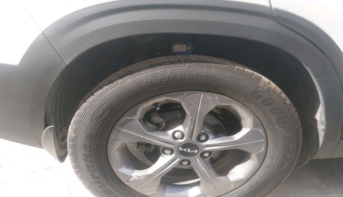 2022 KIA SELTOS HTK PLUS 1.5 IMT, Petrol, Manual, 30,504 km, tyre