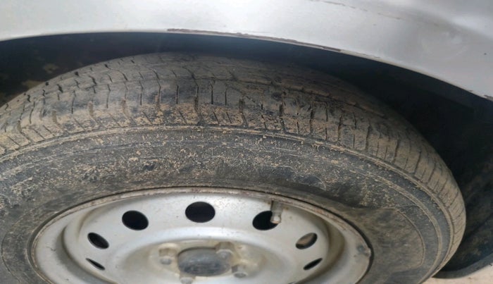 2011 Maruti Ritz LXI, Petrol, Manual, 58,944 km, tyre