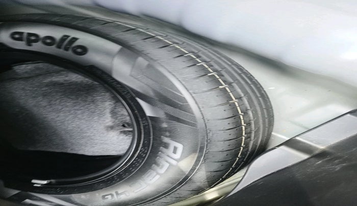 2021 Hyundai VENUE SX PLUS 1.0 TURBO DCT, Petrol, Automatic, 39,327 km, tyre