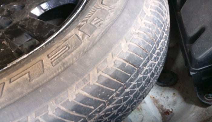 2012 Landrover Freelander 2 SD4 HSE, Diesel, Automatic, 1,36,030 km, tyre