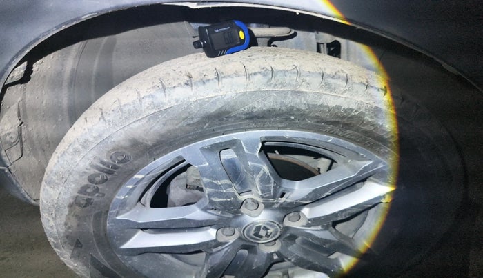 2021 Renault TRIBER RXZ AMT, Petrol, Automatic, 70,953 km, tyre