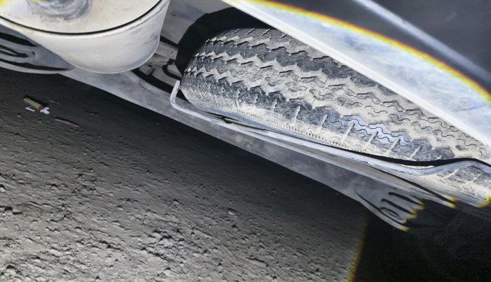 2021 Renault TRIBER RXZ AMT, Petrol, Automatic, 70,953 km, tyre