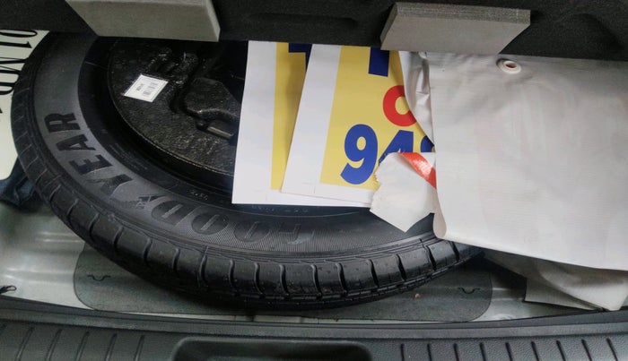 2017 Hyundai Creta E PLUS 1.6 PETROL, Petrol, Manual, 44,796 km, tyre