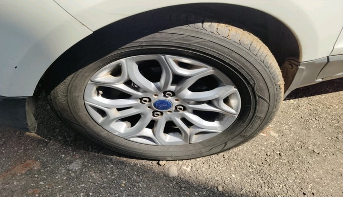 2014 Ford Ecosport TITANIUM 1.5L PETROL, Petrol, Manual, 1,10,857 km, tyre