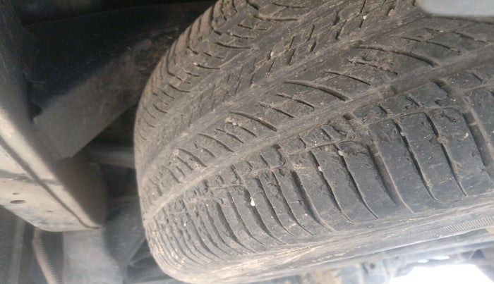 2019 Mahindra ALTURAS G4 4WD AT, Diesel, Automatic, 26,697 km, tyre