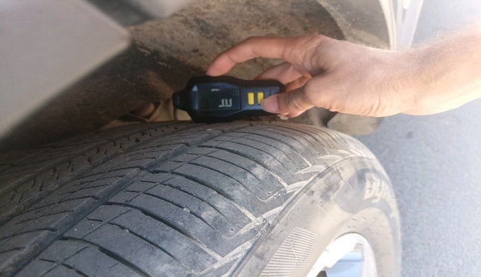 2019 Mahindra ALTURAS G4 4WD AT, Diesel, Automatic, 26,697 km, tyre