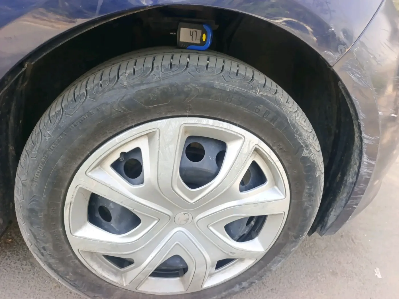 2024 Tata ALTROZ XM PLUS SUNROOF CNG, CNG, Manual, 27,860 km, tyre