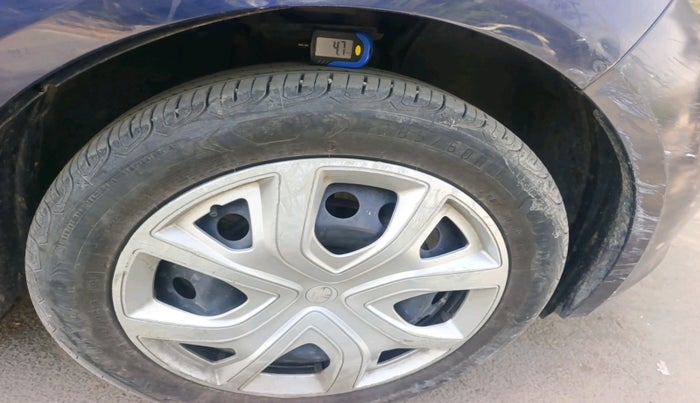 2024 Tata ALTROZ XM PLUS SUNROOF CNG, CNG, Manual, 27,860 km, tyre