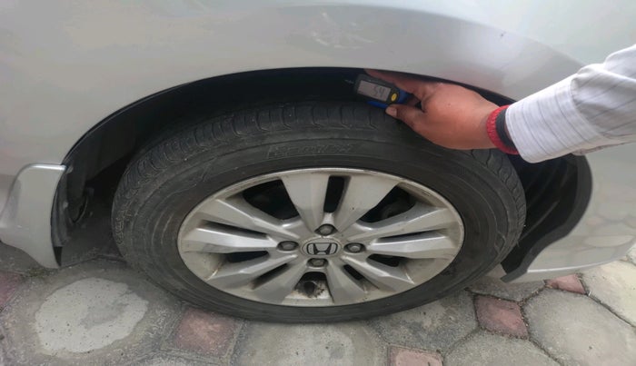 2012 Honda City 1.5L I-VTEC V AT, Petrol, Automatic, 1,44,946 km, tyre