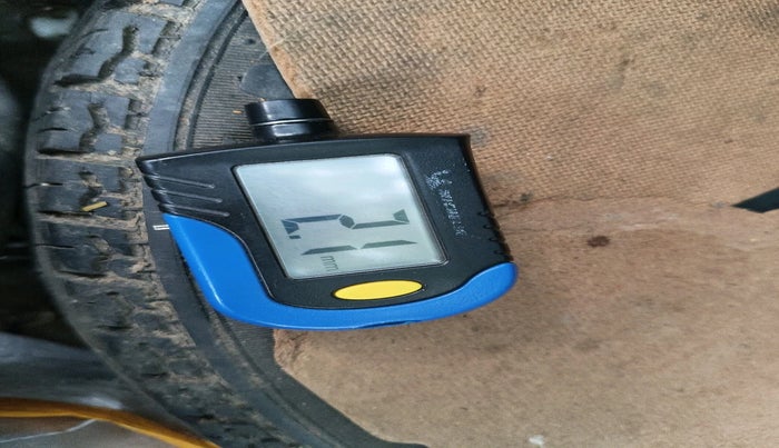 2005 Maruti Alto LXI, Petrol, Manual, 1,20,640 km, tyre