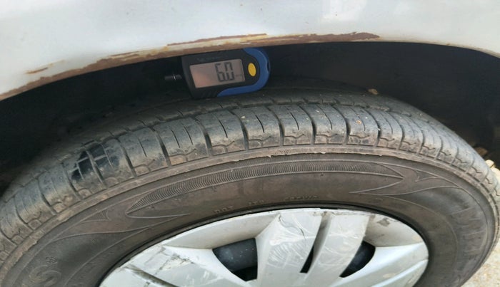 2005 Maruti Alto LXI, Petrol, Manual, 1,20,640 km, tyre