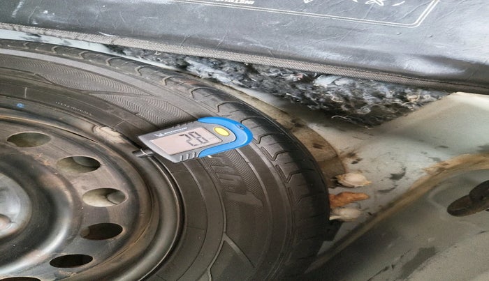 2013 Toyota Etios Liva GD, Diesel, Manual, 1,31,262 km, tyre