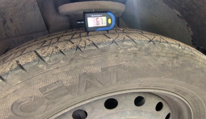 2015 Mahindra XUV500 W6, Diesel, Manual, 1,32,749 km, tyre