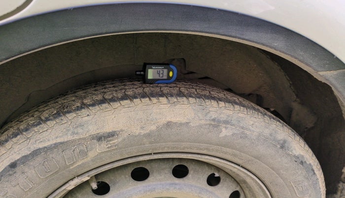 2015 Mahindra XUV500 W6, Diesel, Manual, 1,32,749 km, tyre