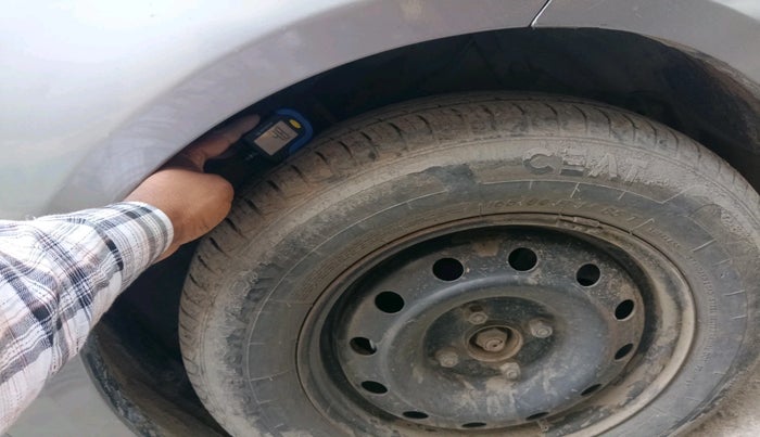 2016 Maruti Swift VDI, Diesel, Manual, 1,92,354 km, tyre