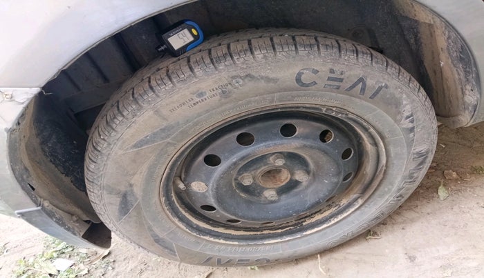 2016 Maruti Swift VDI, Diesel, Manual, 1,92,354 km, tyre