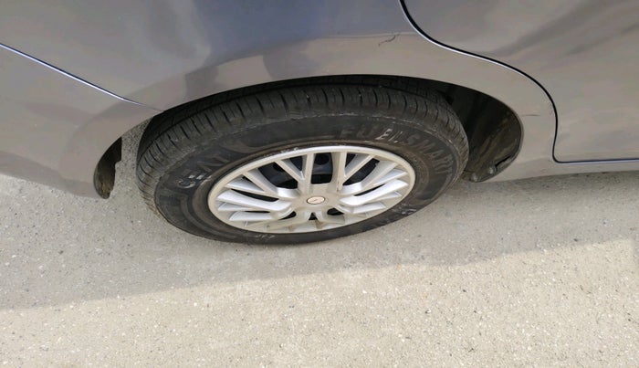 2014 Maruti Swift Dzire VXI, Petrol, Manual, 50,523 km, tyre