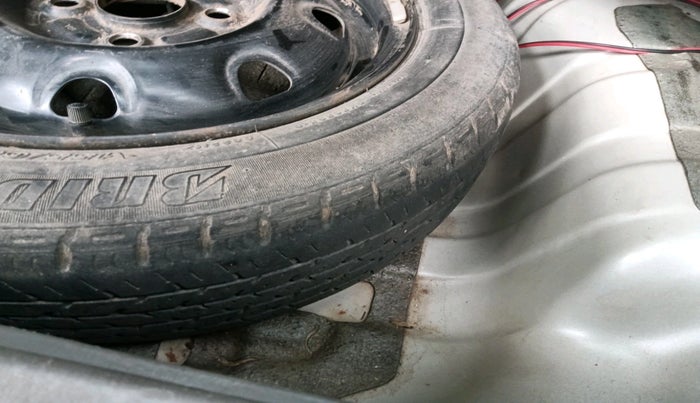 2011 Maruti Alto K10 VXI, Petrol, Manual, 80,099 km, tyre