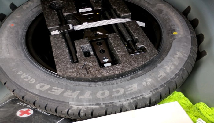 2024 Volkswagen VIRTUS HIGHLINE TSI 1.0 MT, Petrol, Manual, 12,819 km, tyre