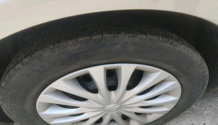 2015 Maruti Ciaz VXI, Petrol, Manual, 26,064 km, tyre