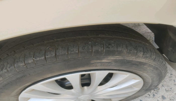 2015 Maruti Ciaz VXI, Petrol, Manual, 26,064 km, tyre