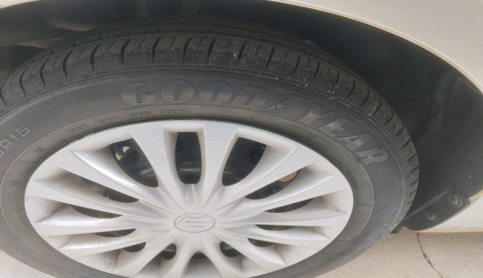 2015 Maruti Ciaz VXI, Petrol, Manual, 26,064 km, tyre