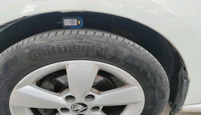 2015 Skoda Rapid 1.5 TDI CR AMBITION WITH ALLOY, Diesel, Manual, 2,00,931 km, tyre