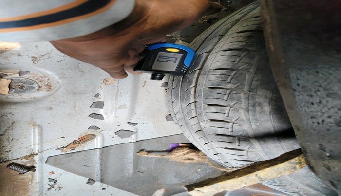 2015 Skoda Rapid 1.5 TDI CR AMBITION WITH ALLOY, Diesel, Manual, 2,00,931 km, tyre