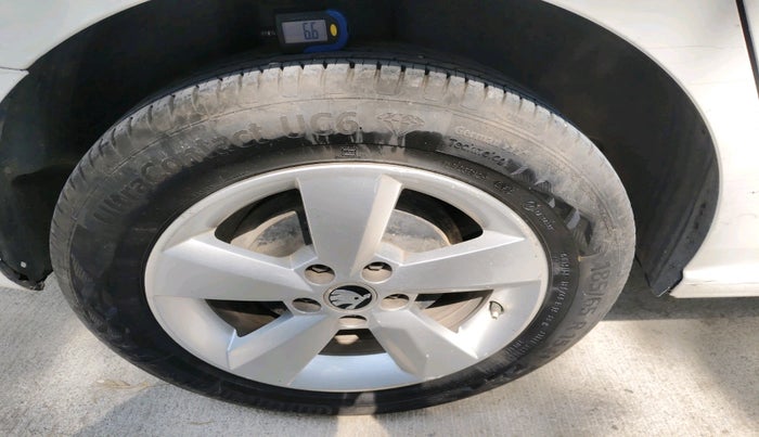 2015 Skoda Rapid 1.5 TDI CR AMBITION WITH ALLOY, Diesel, Manual, 2,00,931 km, tyre