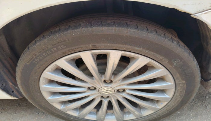 2015 Maruti Ciaz ZDI+, Diesel, Manual, 99,941 km, tyre