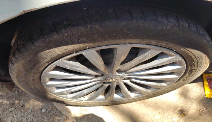 2015 Maruti Ciaz ZDI+, Diesel, Manual, 99,941 km, tyre