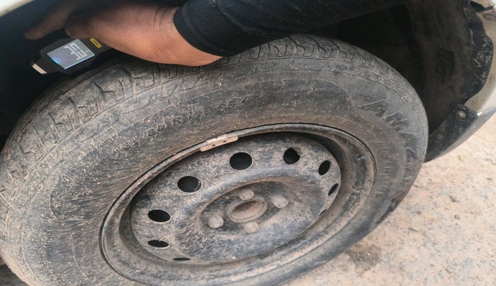 2016 Maruti Swift Dzire VXI, Petrol, Manual, 41,492 km, tyre