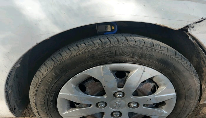 2015 Hyundai Eon MAGNA +, Petrol, Manual, 47,489 km, tyre