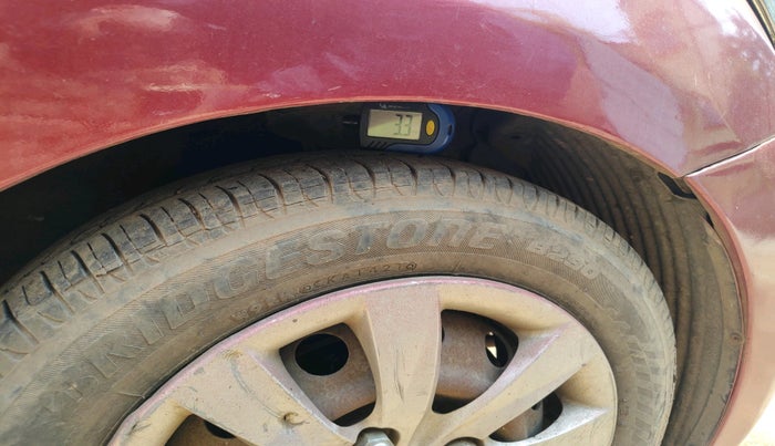 2011 Hyundai Eon SPORTZ, Petrol, Manual, 42,531 km, tyre