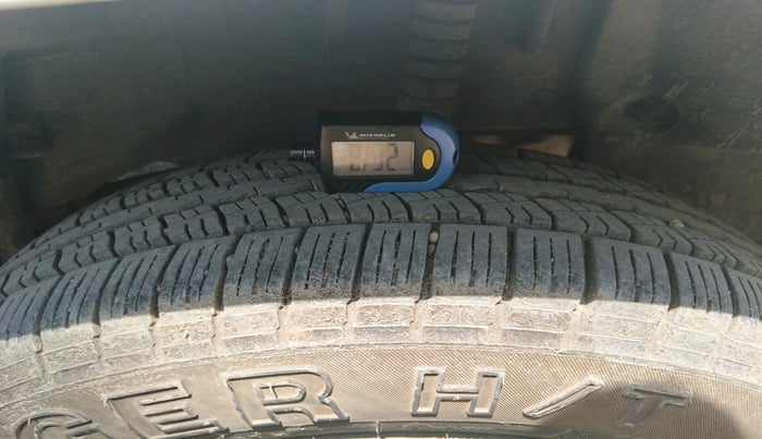 2014 Nissan Terrano XL (D), Diesel, Manual, 1,86,095 km, tyre