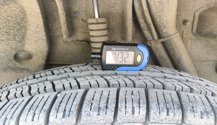 2014 Nissan Terrano XL (D), Diesel, Manual, 1,86,095 km, tyre