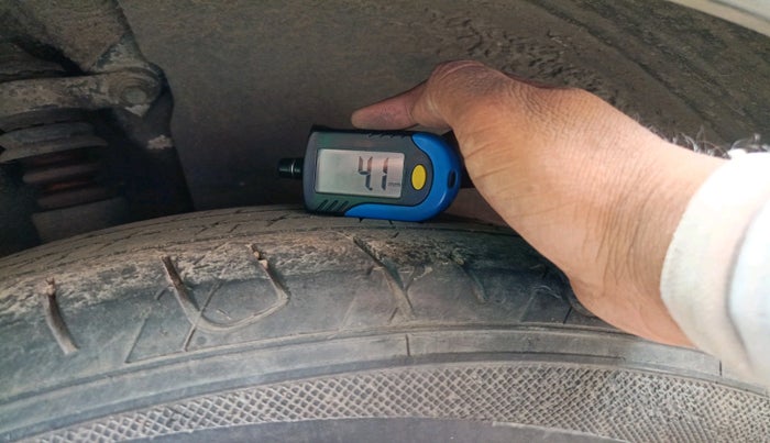 2015 Hyundai Creta SX (O) 1.6 DIESEL, Diesel, Manual, 1,61,965 km, tyre