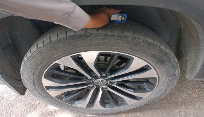 2021 MG HECTOR SHARP 2.0 DIESEL, Diesel, Manual, 1,37,384 km, tyre