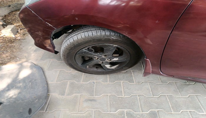 2015 Honda City 1.5L I-DTEC VX, Diesel, Manual, 2,40,195 km, tyre