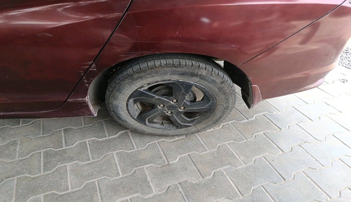 2015 Honda City 1.5L I-DTEC VX, Diesel, Manual, 2,40,195 km, tyre