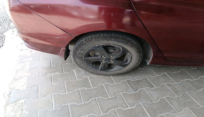 2015 Honda City 1.5L I-DTEC VX, Diesel, Manual, 2,40,195 km, tyre