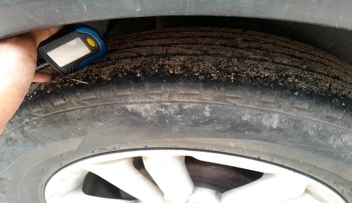 2015 Hyundai Creta S PLUS 1.4 DIESEL, Diesel, Manual, 2,45,473 km, tyre