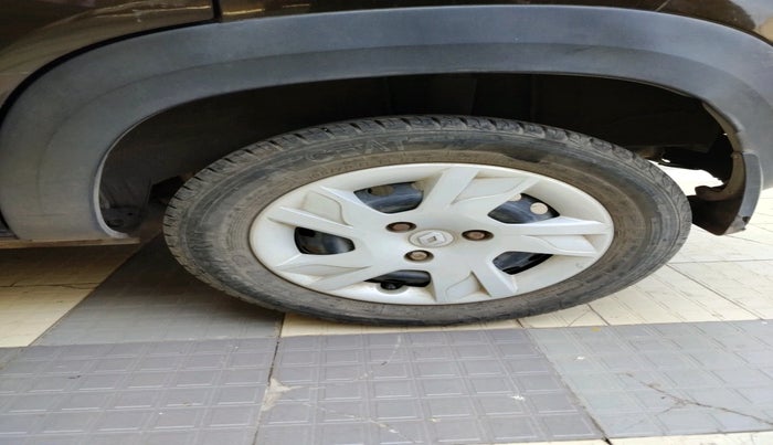 2022 Renault Kwid RXT 1.0 AMT, Petrol, Automatic, 7,811 km, tyre